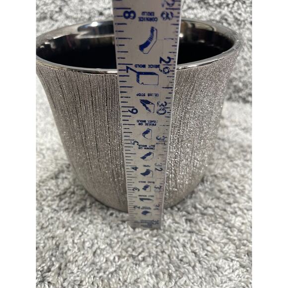 Silver Cylinder Shape Planter Pot Vase Solid 7" Height - Picture 7 of 12